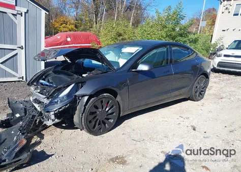 2022 Tesla Model 3 Performance Dual Motor All-Wheel Drive z USA, uszkodzony, nr VIN 7SAYGDEF3NF341682
